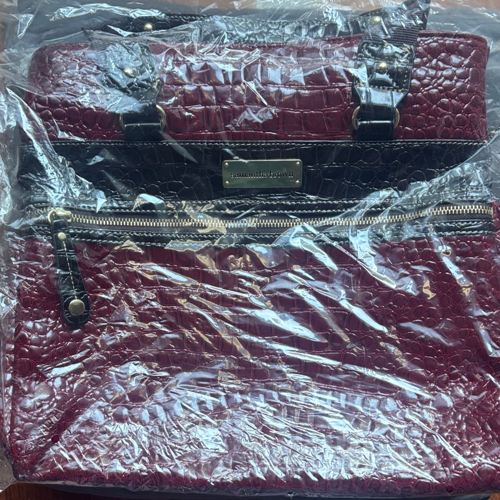 Chic Burgundy Crocodile-Embossed Satchel